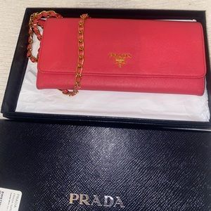 PRADA WALLET ON CHAIN (PINK)